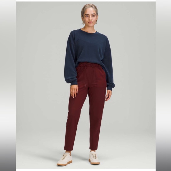 NEW Lululemon Stretch High-Rise Pant 7/8 Length
Red Merlot Size 8 - Picture 2 of 7